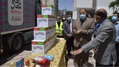 وصول ٧ مقطورات مواد غذائية لدعم أسر أسيوط الأولى بالرعاية | فيديو