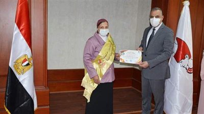 تكريم الأمهات المثاليات بسوهاج