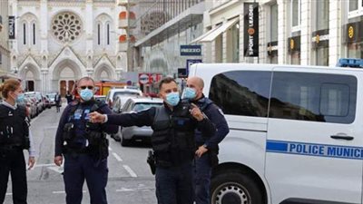 إصابة شخصين بالرصاص أمام مستشفى في باريس