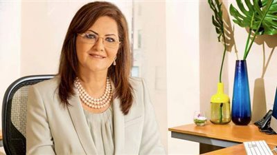 وارد هدم المبنى.. وزيرة التخطيط تكشف مصير مجمع التحرير | فيديو