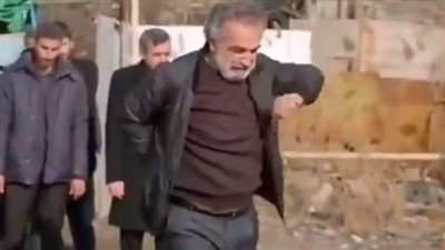 بعد إثارته الجدل.. الحقيقة الكاملة لرقص أب في جنازة ابنته داخل المقابر | فيديو