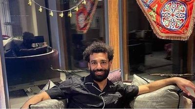 بالهلال والزينة.. محمد صلاح يحتفل بحلول شهر رمضان