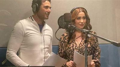 أحمد عز يغني بالصعيدي في مسلسله الإذاعي نادي أندرويد | فيديو