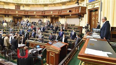 النواب وأسرهم يتوافدون على البرلمان للتطعيم ضد كورونا