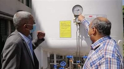 سعة ١٥ ألف لتر.. تركيب خزان أكسجين بمستشفى صدفا العام بأسيوط