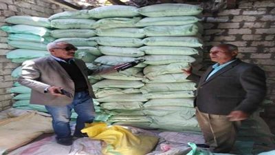 ضبط مخزن لتهريب الدقيق المدعم وطرحه في السوق السوداء بطوخ