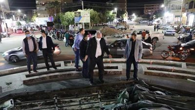 محافظ الوادي الجديد يتابع أعمال تطوير ميداني البساتين والساعة بالخارجة