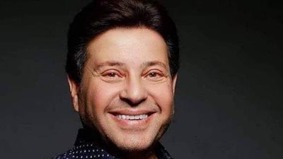 هاني شاكر: بمعرفش أغني إلا وفي جيبي برشام | فيديو