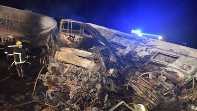 محافظ أسيوط ينعى ضحايا حادث تصادم أتوبيس بسيارة نقل بطريق البحر الأحمر