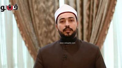 هل الإفطار في رمضان يكون بمدفع الإفطار أم بسماع أذان المغرب؟ | فيديو