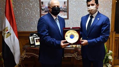 وزير الرياضة يستقبل هاني أبو ريدة ويكرمه بفوزه بعضوية الفيفا