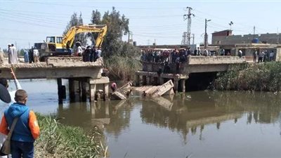 أول تعليق من وزارة الري على انهيار كوبري بكفر الشيخ