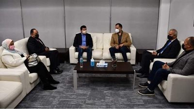 وزير الشباب والرياضة يتفقد مركز اتصالات أندية سيتي كلوب | صور