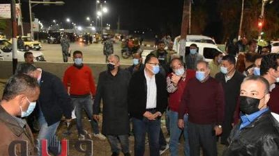 محافظ الشرقية يتابع أعمال رفع عربات قطار منيا القمح | فيديو