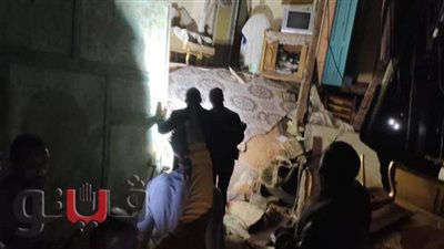 الصور الأولى لأنقاض العقار المنهار في الدقهلية