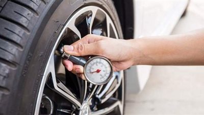 احذر من زيادة ضغط هواء إطارات سيارتك في فصل الصيف