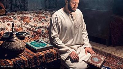 المداح الحلقة 4.. حمادة هلال يقتل غالب بعد اكتشاف كنز بالمقبرة | فيديو