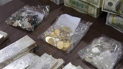 الشرطة العراقية تعثر على أموال وكميات كبيرة من الذهب تحت أنقاض الموصل