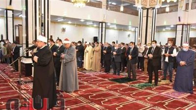 وزير الأوقاف يؤدى صلاة الجمعة بمسجد الغنيمي بالشرقية