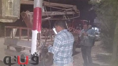 رفع القمامة وإعادة صيانة أعمدة الإنارة بقرى ديرب نجم بالشرقية