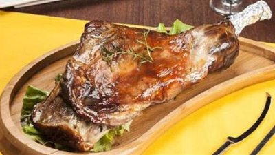 من المطبخ الإيطالي.. طريقة عمل كتف الضاني المشوي في الفرن