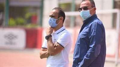 الخطيب يحضر مران الأهلي لدعم اللاعبين قبل القمة