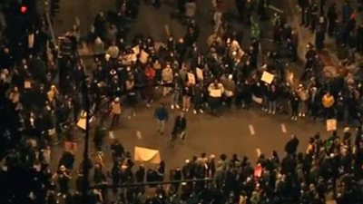 مسيرات حاشدة في شيكاغو للتنديد بمقتل طفل على يد شرطي | فيديو