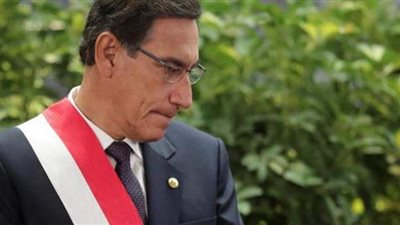 تلقى لقاح كورونا قبل الشعب.. وقف رئيس بيرو السابق سياسيا لـ10 سنوات