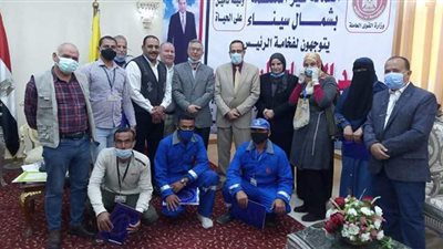 توزيع شهادات أمان على العمالة غير المنتظمة بشمال سيناء | صور