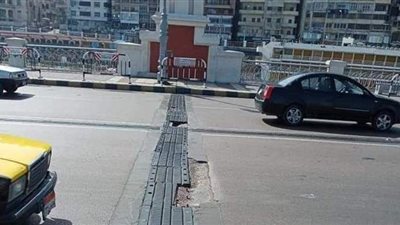 محافظ الإسكندرية يكلف بإصلاح فواصل كوبري استانلي | صور