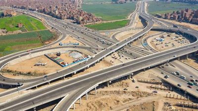 سيد الإنجليزى: تطوير الطرق يدعم منظومة النقل الجماعى