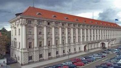 التشيك تطرد 18 دبلوماسيا روسيا