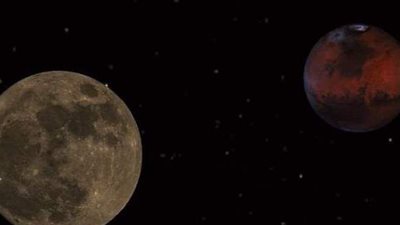 بداية اقتران القمر والمريخ في ظاهرة فلكية نادرة | فيديو