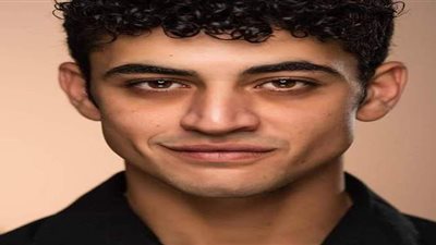 من هوليوود لمصر.. كل ما تريد معرفته عن آدم الشرقاوي بطل «لعبة نيوتن» | صور