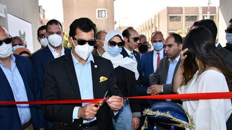 وزير الرياضة يفتتح