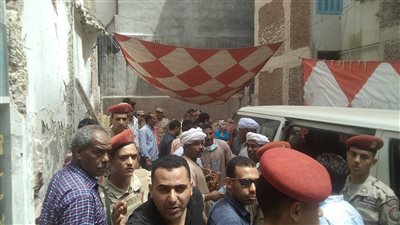 بدء فتح غطاء التابوت الأثري بالإسكندرية (فيديو وصور)