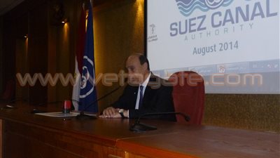 بالصور.. مميش يستقبل وزير الاتصالات بهيئة قناة السويس