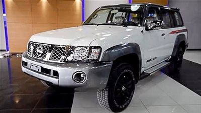 نيسان السوبر ميني مزودة بنظام Nissan Connect يظهر حالة المرور