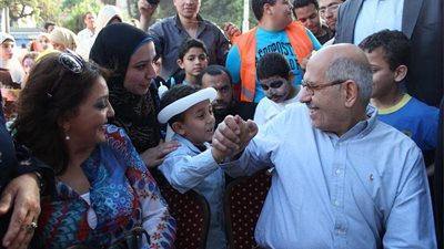 بالصور.. «البرادعى» و«جميلة إسماعيل» يحتفلان بيوم اليتيم