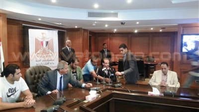 بالصور.. وزير الرياضة يكرم «إيهاب عبد الرحمن» و«مصطفى الجمل»