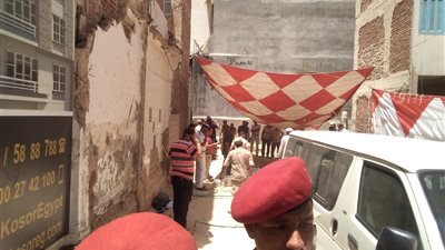 سائل أحمر يخرج من التابوت الأثري بالإسكندرية