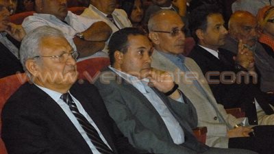 بالصور.. تركيب 18 كابل بحري لتنمية محور القناة الجديدة