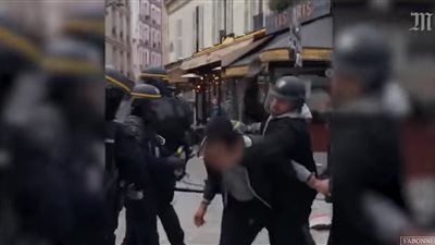 إيقاف ضابط مكلف بحماية رئيس فرنسا بسبب تعديه على مواطنة (فيديو)