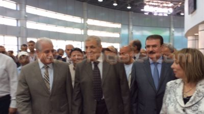 «محلب»: البدء في تطوير شبكة طرق جنوب سيناء.. السبت القادم