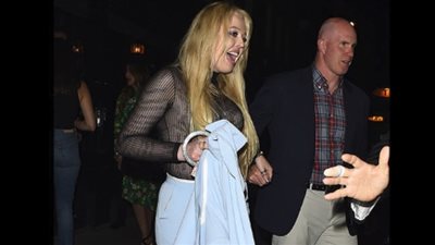 ابنة ترامب ترتدي ملابس شفافة بملهى ليلي (صور)