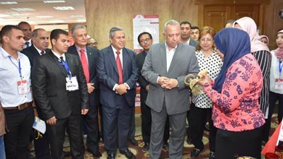 محافظ الشرقية يستقبل السفير الإندونيسي ويمنحه الأوسكار (صور)