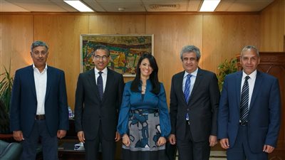 رانيا المشاط تناقش تنمية مشروعات الاستثمار السياحي مع «إعمار» (صور)