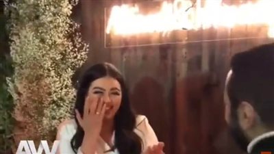 شاهد ردة فعل هنادي مهنا بعد مفاجأة والدها لها في خطوبتها| فيديو