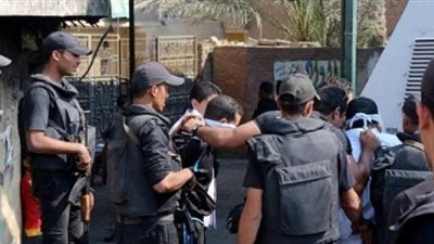 إحالة عصابة يتزعمها ضابط شرطة لسرقة الماشية بالعياط إلى المحاكمة