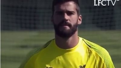 ليفربول يعلن التعاقد رسميا مع أليسون حارس روما «فيديو»